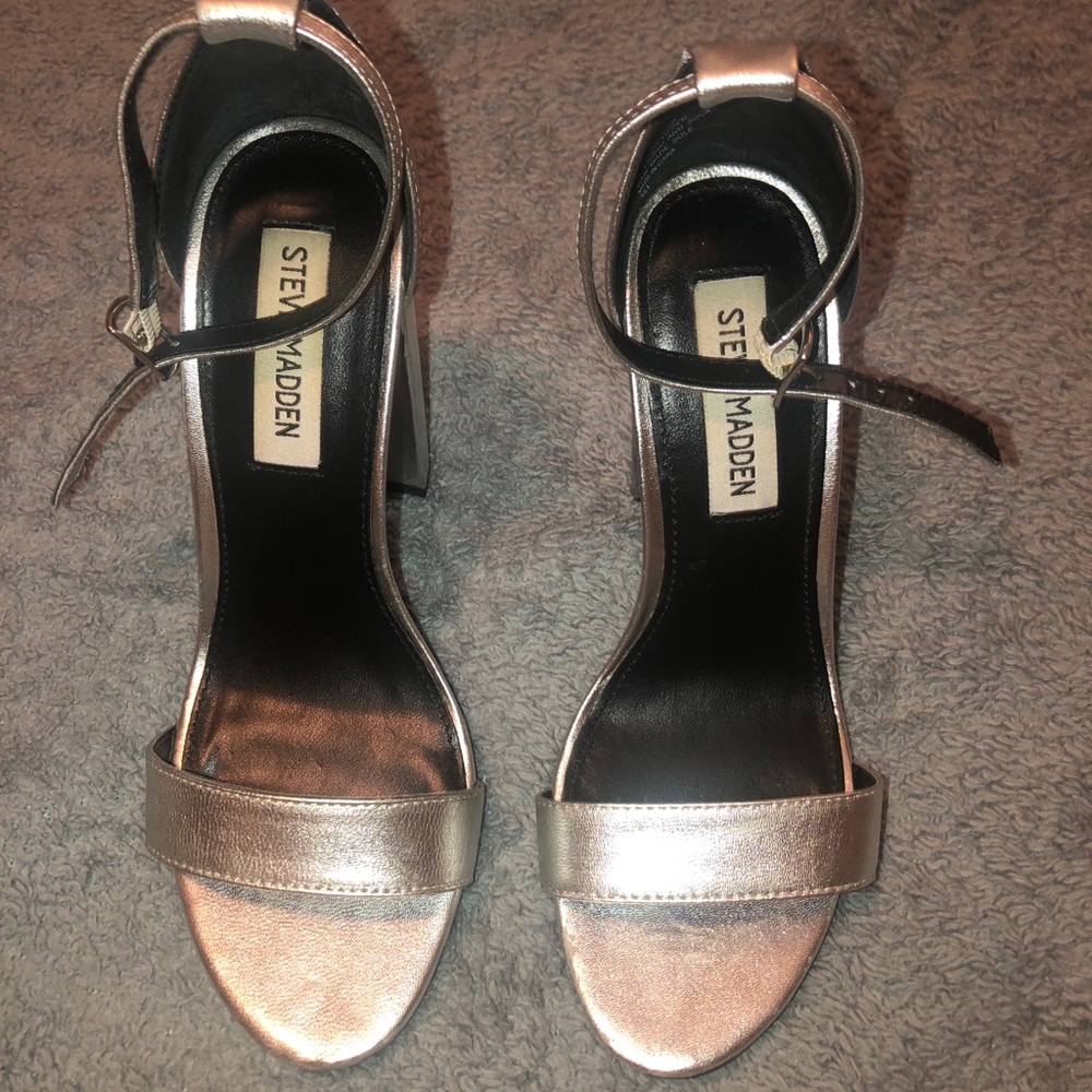 Steve Madden heel